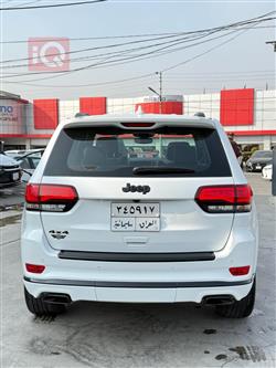 جیپ گراند شیرۆکی